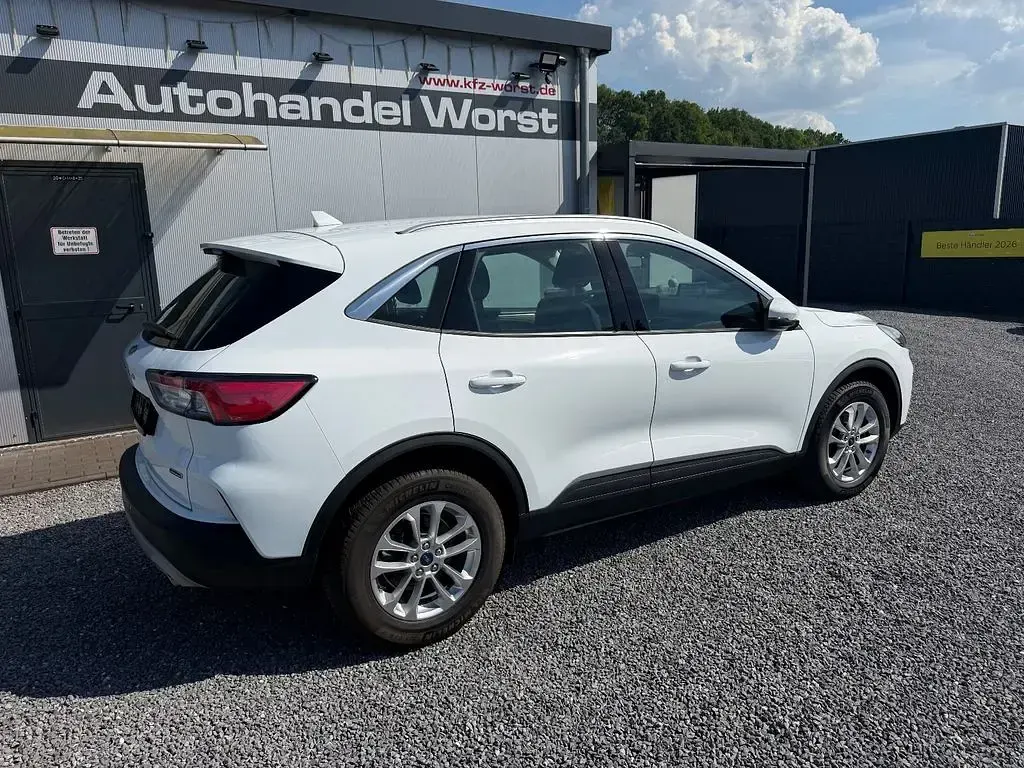 Gebraucht Ford Kuga Titanium 224 PS (164 kW) 2022 Weiß SUV