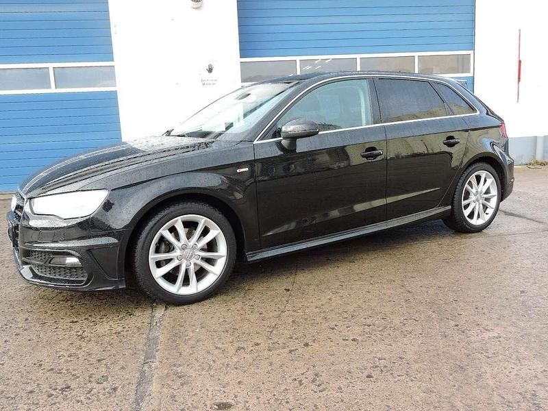 Mythosschwarz Gebraucht 2014 Audi A3 Ambition Kleinwagen | 11.600 € (Fairer Preis) - Bild 1/4