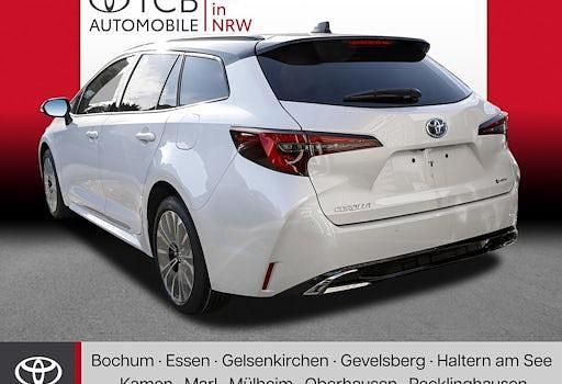 Neu Toyota Corolla 180 PS (132 kW) 2025 Weiß Kombi