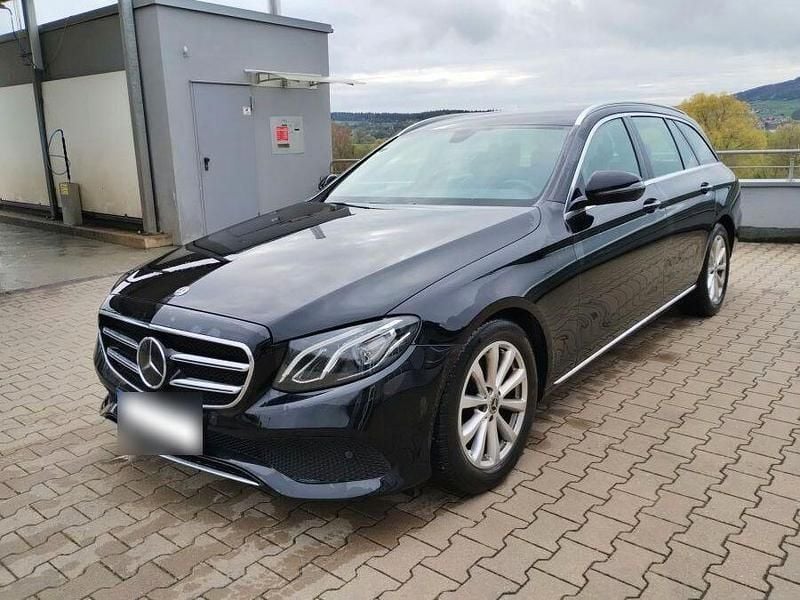 Second-hand Mercedes E200 150 CP (110 kW) 2019 Negru Break
