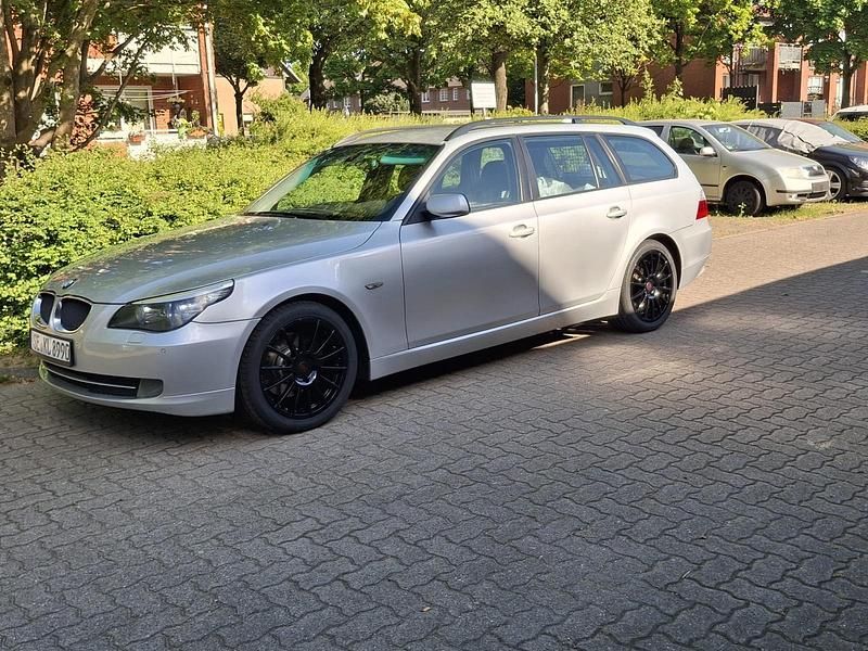 Silber Gebraucht 2008 BMW 520 Kombi | 9.000 € - Bild 1/3