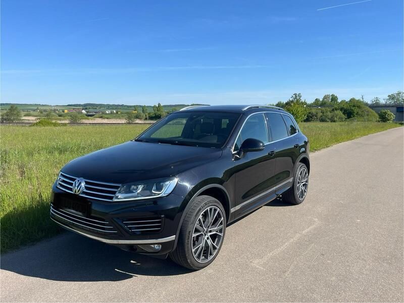 Schwarz Gebraucht 2015 VW Touareg R-line SUV | 28.500 € (Etwas zu teuer) - Bild 1/4