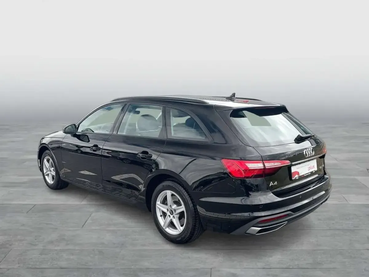 Gebraucht Audi A4 Comfort 150 PS (110 kW) 2023 Schwarz Kombi