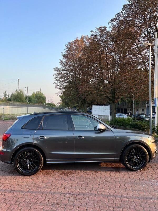 Grau Gebraucht 2017 Audi SQ5 SUV | 22.500 € (Fairer Preis) - Bild 1/4