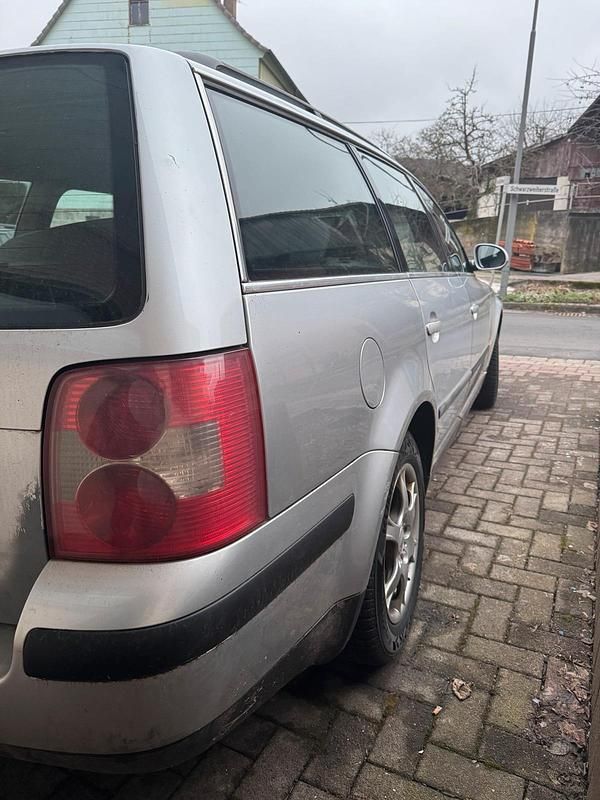 Gebraucht VW Passat 131 PS (96 kW) 2004 Silber Kombi