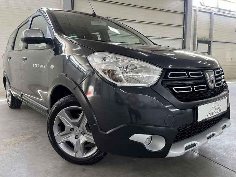 Grau Gebraucht 2022 Dacia Lodgy Stepway Van / Kleinbus | 13.980 € (Fairer Preis) - Bild 1/4