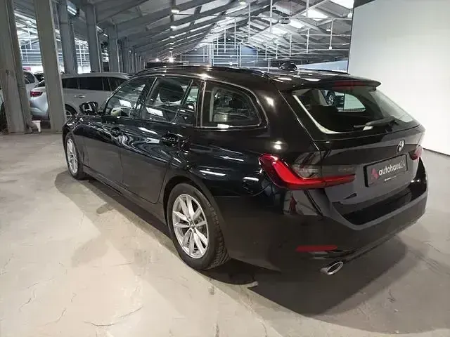 Gebraucht BMW 320 Sport Line 190 PS (139 kW) 2023 Schwarz Limousine