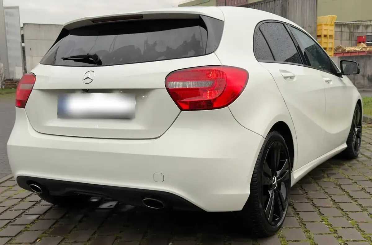 Gebraucht Mercedes A200 156 PS (114 kW) 2013 Weiß Kleinwagen