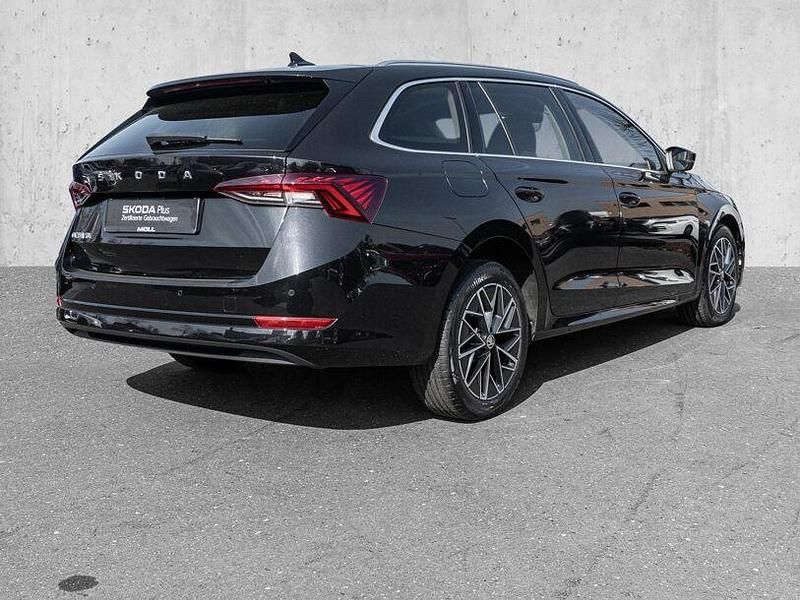 Second-hand Skoda Octavia Style 150 CP (110 kW) 2023 Negru Break