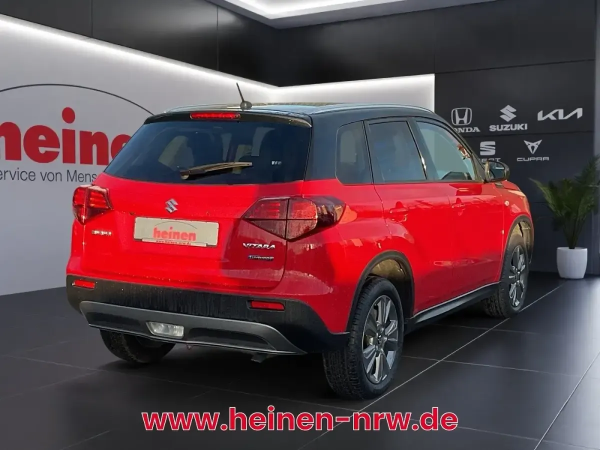 Gebraucht Suzuki Vitara Comfort 102 PS (75 kW) 2022 Schwarz SUV