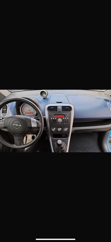 Blau Gebraucht 2015 Opel Agila Kleinwagen | 2.300 € - Bild 1/4