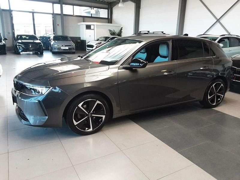 Grau Gebraucht 2024 Opel Astra Elegance Limousine | 22.990 € (Guter Preis) - Bild 1/4