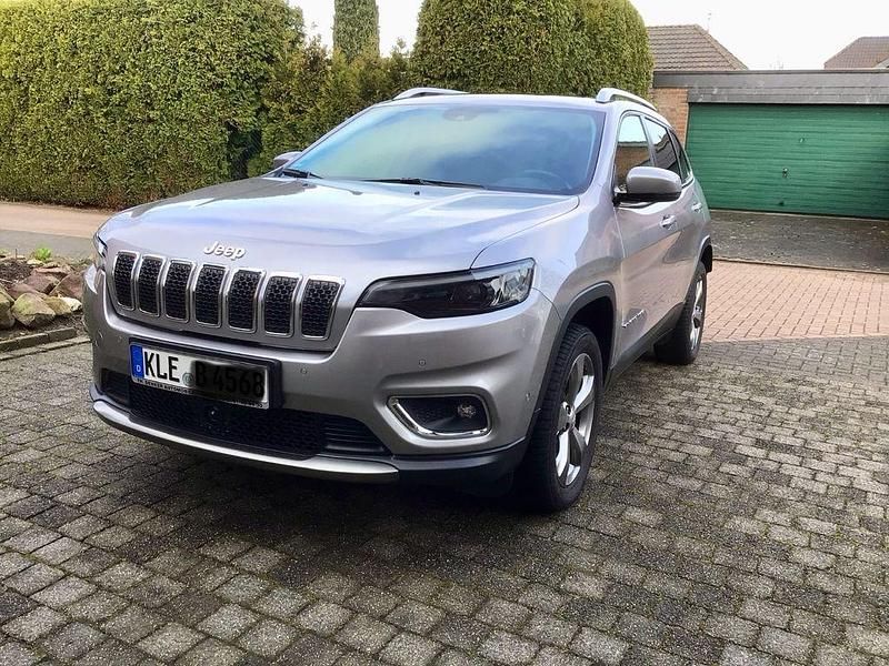 Gebraucht Jeep Cherokee 194 PS (142 kW) 2019 Silber SUV