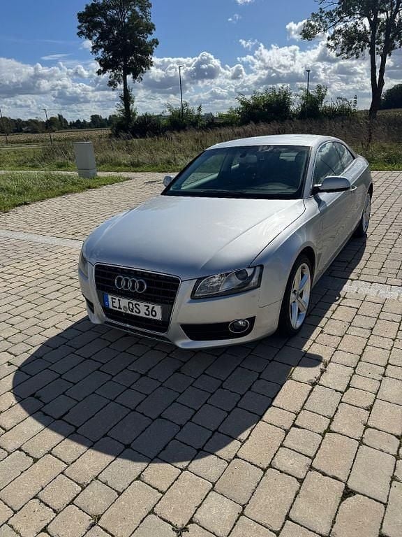 Silber Gebraucht 2011 Audi A5 Coupé | 8.500 € (Superpreis) - Bild 1/4