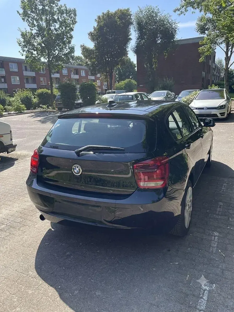 Gebraucht BMW 114 102 PS (75 kW) 2014 Schwarz Kleinwagen