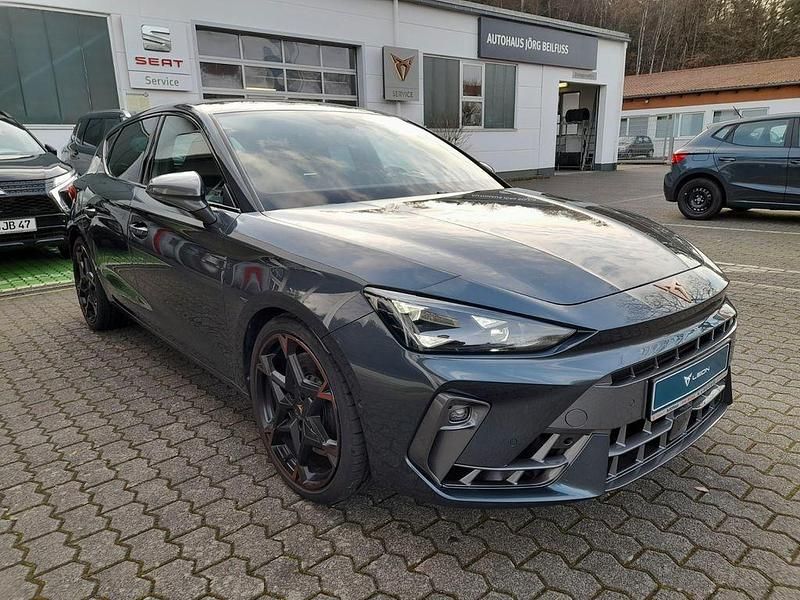 Gebraucht Cupra Leon VZ 300 PS (220 kW) 2025 Grau Limousine