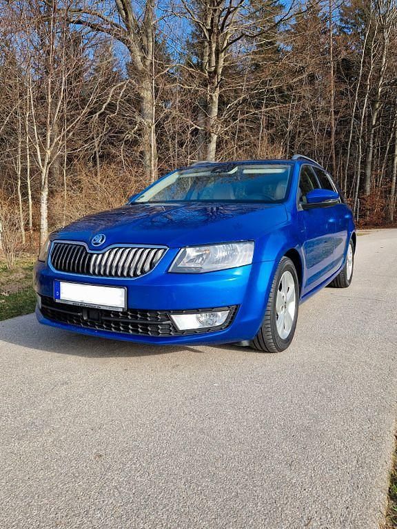 Gebraucht Skoda Octavia Elegance 105 PS (77 kW) 2014 Blau Kleinwagen