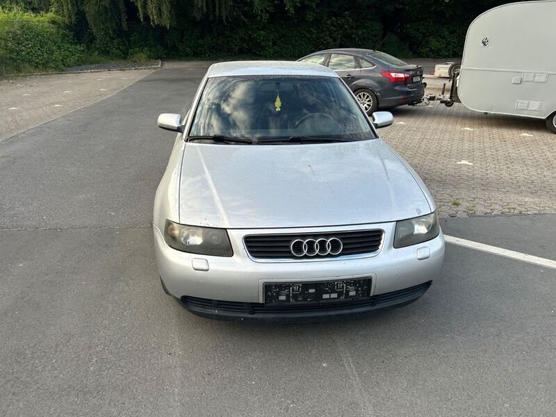 Silber Gebraucht 2001 Audi A3 Sport Limousine | 1.600 € (Superpreis) - Bild 1/4