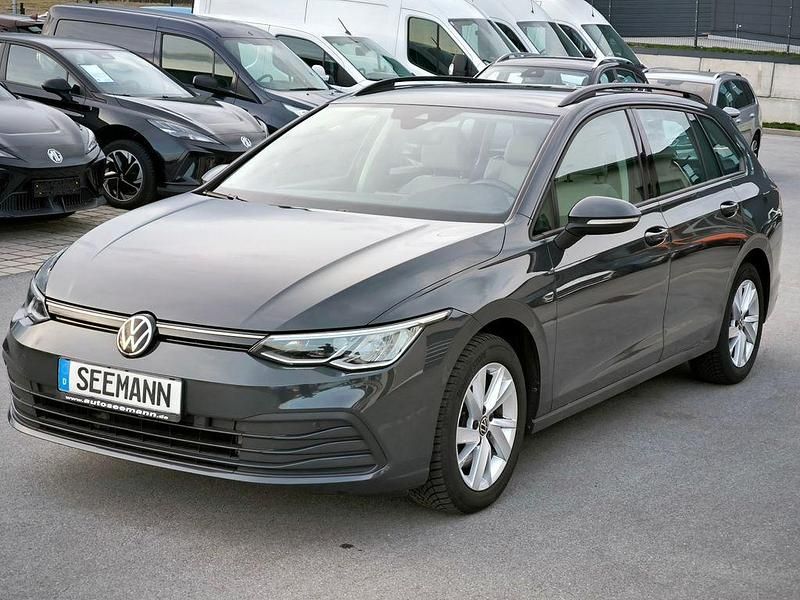 Second-hand VW Golf VIII Life 116 CP (85 kW) 2022 Gri Break