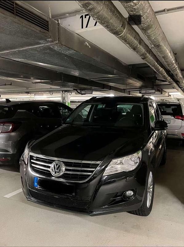 Gebraucht VW Tiguan Team 150 PS (110 kW) 2011 Schwarz SUV