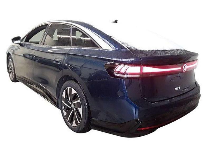 Gebraucht VW ID.7 Pro 210 kW (286 PS) 2025 Aquamarinblau metallic Limousine