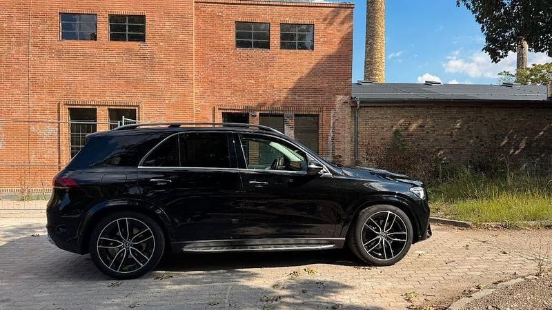 Schwarz Gebraucht 2024 Mercedes GLE400 AMG line SUV | 74.900 € (Guter Preis) - Bild 1/4