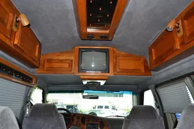 Gebraucht Ford Econoline 227 PS (166 kW) 1997 Rot Van / Kleinbus