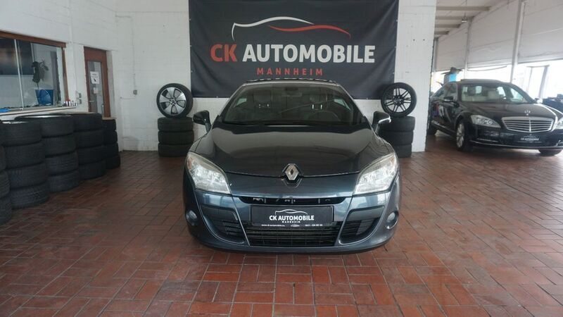 Grau Gebraucht 2010 Renault Mégane Cabriolet Dynamique Cabrio | 4.490 € (Fairer Preis) - Bild 1/4