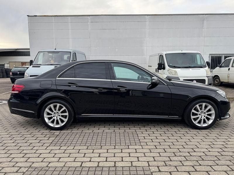Gebraucht Mercedes E220 170 PS (125 kW) 2017 Schwarz Limousine