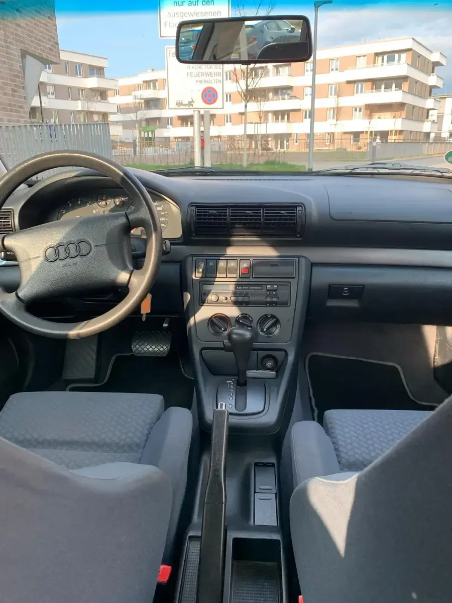 Gebraucht Audi A4 112 PS (82 kW) 1997 Weiß Limousine