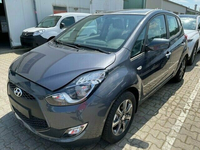 Gebraucht Hyundai ix20 125 PS (91 kW) 2019 Grau metallic Kleinwagen