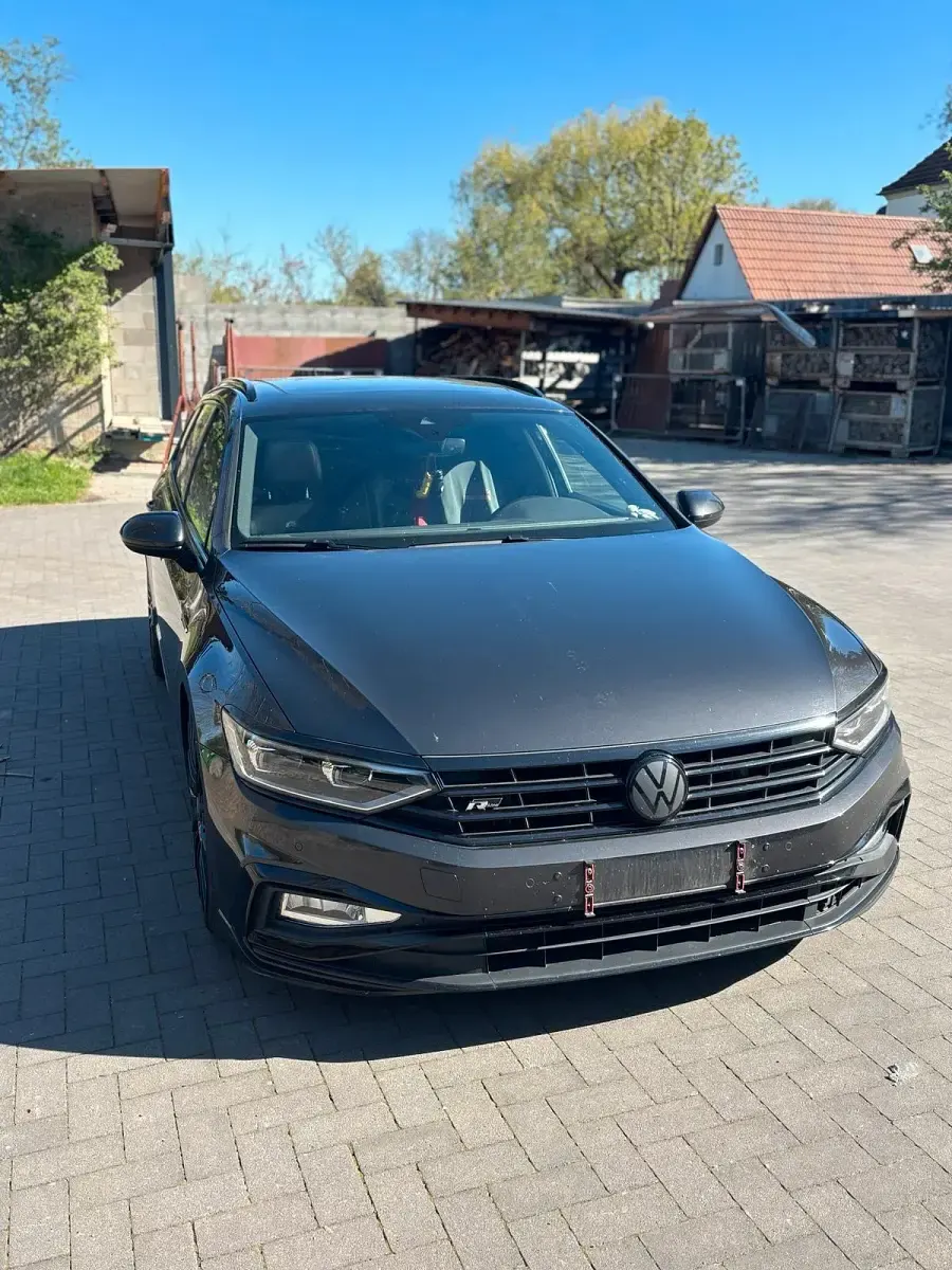 Gebraucht VW Passat 272 PS (200 kW) 2019 Grau Kombi