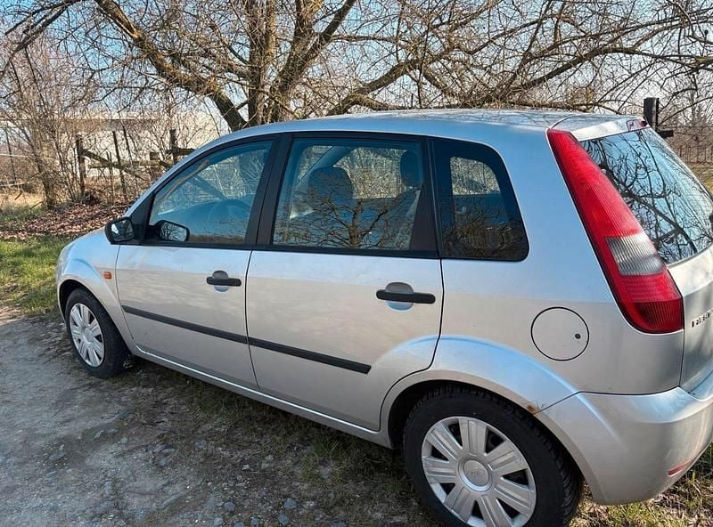 Usata Ford Fiesta 2003 Argento Utilitaria