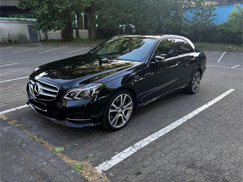 Gebraucht Mercedes E350 Sport 258 PS (189 kW) 2014 Schwarz Limousine