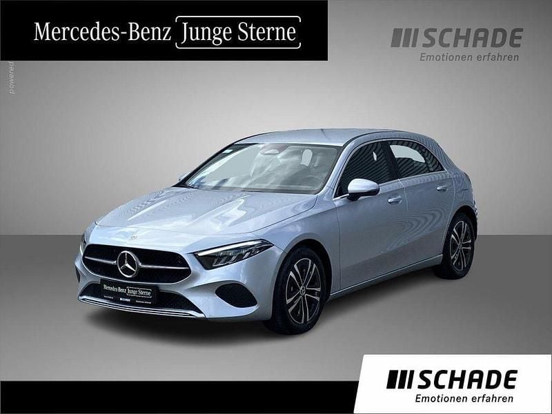Silber Gebraucht 2024 Mercedes A200 Progressive Limousine | 30.850 € (Fairer Preis) - Bild 1/4
