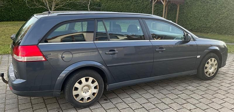 Blau Gebraucht 2007 Opel Vectra Kombi | 1.600 € (Fairer Preis) - Bild 1/4