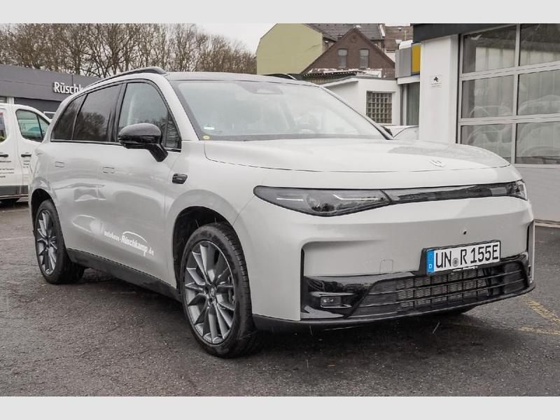 Gebraucht Leapmotor C10 215 PS (158 kW) 2025 Grau SUV