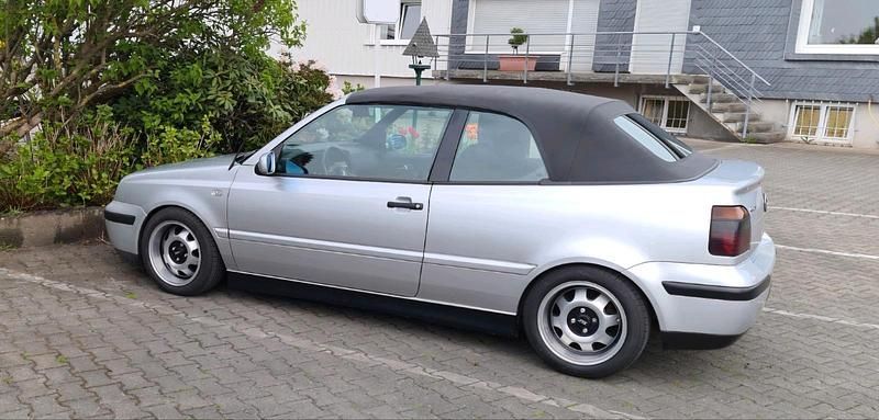 Silber Gebraucht 2002 VW Golf Cabriolet Cabrio | 2.400 € (Fairer Preis) - Bild 1/4