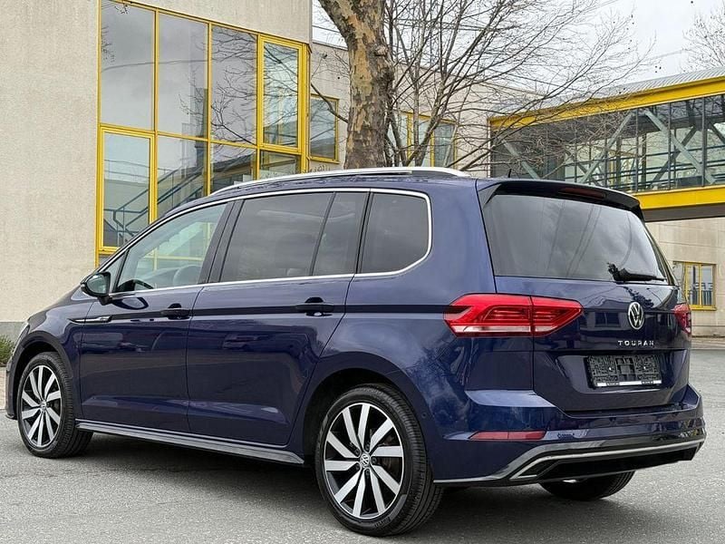 Gebraucht VW Touran Highline 150 PS (110 kW) 2024 Blau Van / Kleinbus