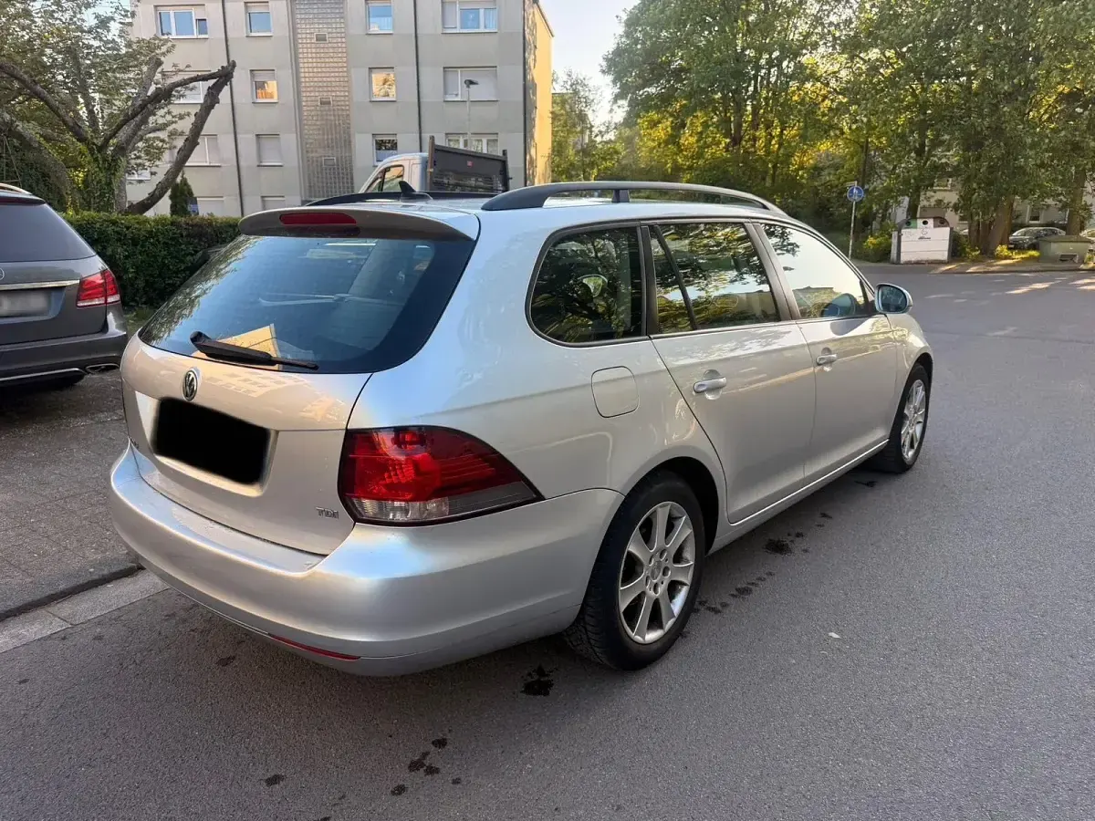 Gebraucht VW Golf VI 105 PS (77 kW) 2010 Silber Kleinwagen