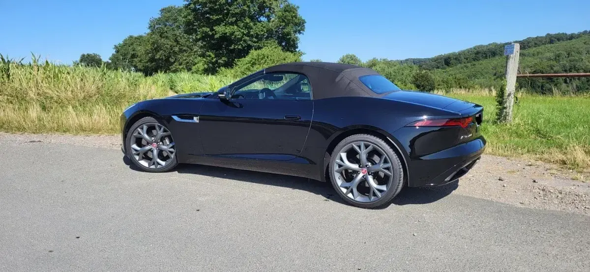 Używany Jaguar F-Type 300 KM (220 kW) 2018 Czarny Kabriolet