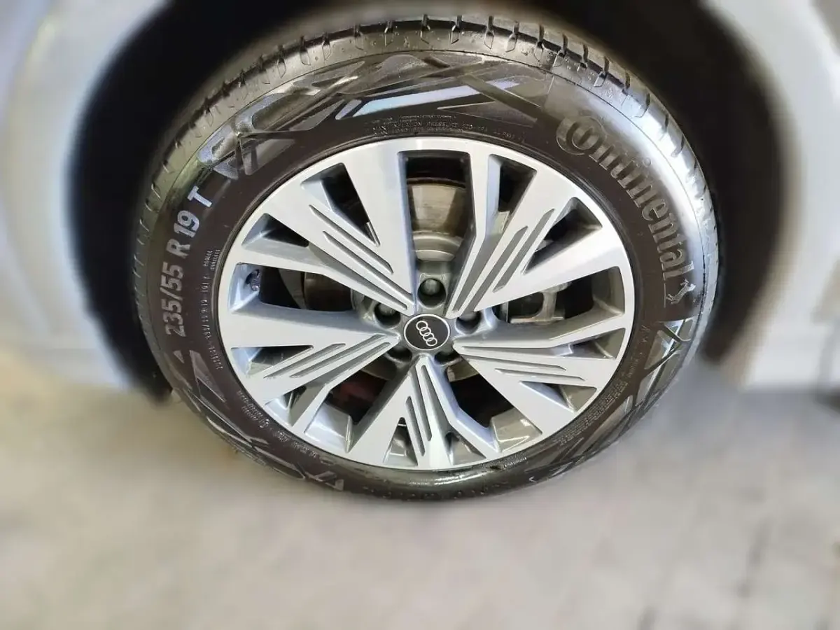 Second-hand Audi Q4 e-tron 125 kW (170 CP) 2022 Gri SUV