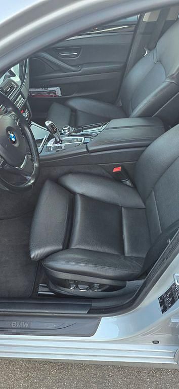 Gebraucht BMW 528 Sport Line 245 PS (180 kW) 2013 Silber Limousine