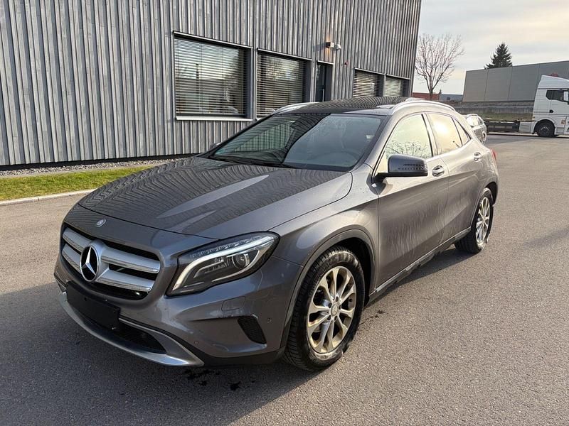 Gebraucht Mercedes GLA220 170 PS (125 kW) 2014 Grau SUV