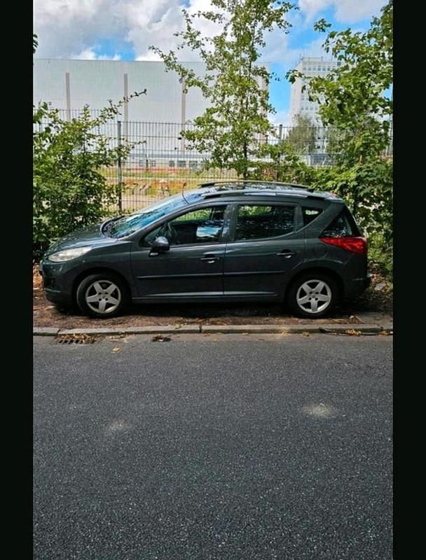 Grau Gebraucht 2010 Peugeot 207 Kombi | 1.499 € (Guter Preis) - Bild 1/4