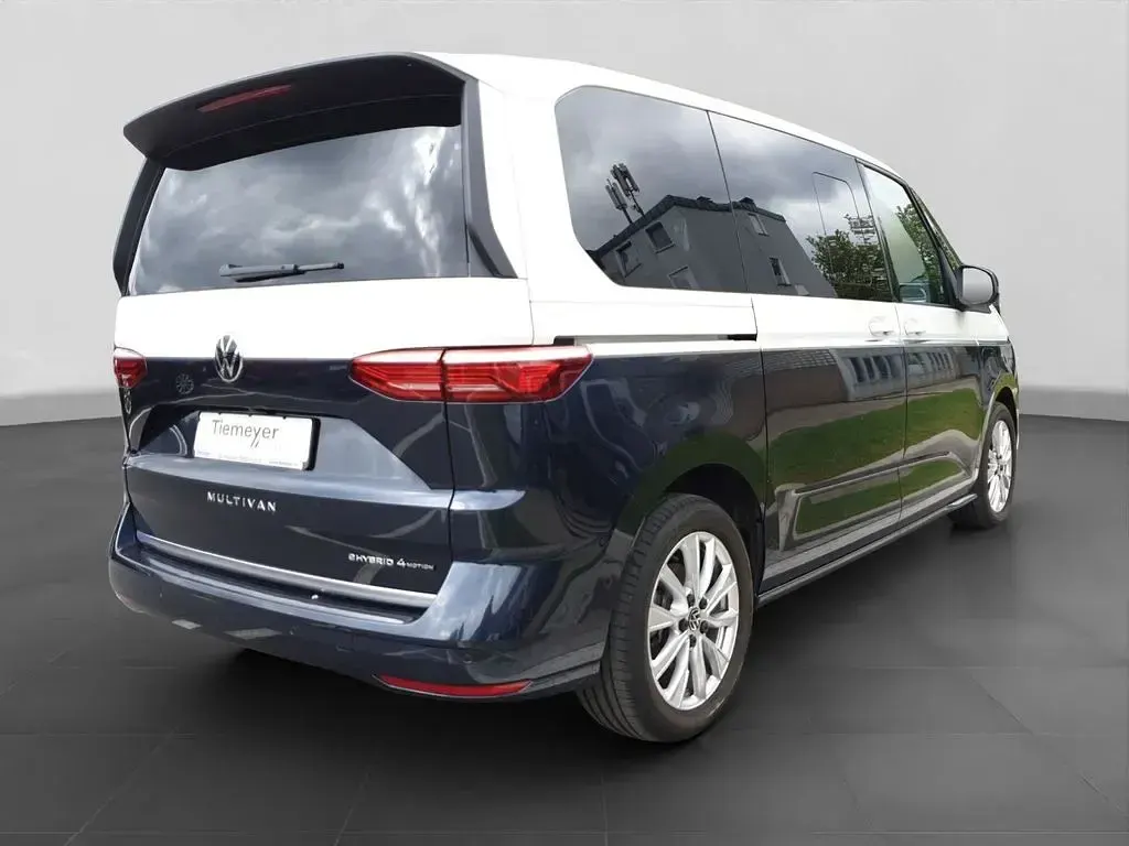 Gebraucht VW Multivan Life 245 PS (180 kW) 2025 Weiß Van / Kleinbus