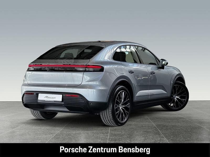 Neu Porsche Macan 4 Electric 300 kW (408 PS) 2026 Silber SUV