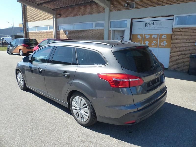 Usata Ford Focus 101 CV (74 kW) 2015 Grigio Station wagon