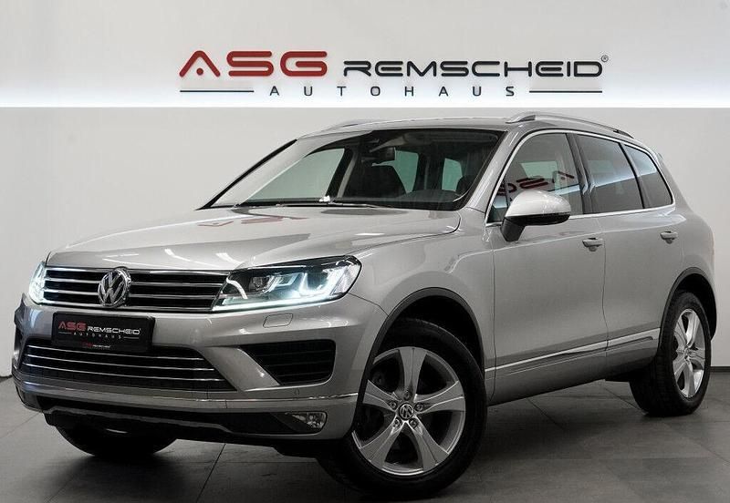 Silber Gebraucht 2015 VW Touareg Terrain Tech SUV | 19.900 € (Fairer Preis) - Bild 1/3