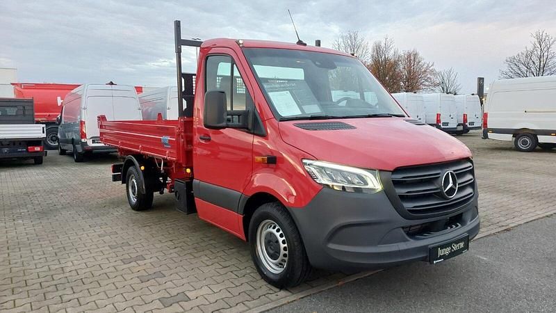 Gebraucht Mercedes Sprinter 190 PS (139 kW) 2023 Rubinrot "88" Van